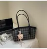 Bolso Grande de Cuadros de un Solo Hombro Verano 2025 Bolso de Mano Versátil de Moda Bolso de Hombro Bolso Tote de Moda Tendencia para Mujer