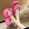 Chinelos Plataforma Aumentada Verão Feminino Roupa Externa Nova Celebridade da Internet Moda Antiderrapante Eva Sensação de Merda Sandálias de Praia
