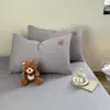 2026 Nuevo Modelo Algodón Puro Capa Única Funda de Almohada Oso Miler Pieza Única