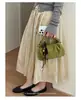 Exquisito bolso retro de gamuza de nicho para mujer, nuevo modelo 2026, bolso cruzado casual versátil, bolso de mano pequeño súper popular
