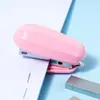 Set de Mini Grapadora Transfronteriza Papelería Estudiantil Grapadora de Oficina Portátil Máquina Pequeña de Encuadernación que Ahorra Esfuerzo Venta al por Mayor