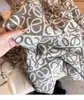 Novo cachecol bordado tridimensional Luo Jia para mulheres, xale de alta qualidade xadrez dupla face, cachecol de pescoço longo versátil e quente de uso duplo