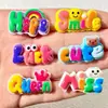 Acessórios de Resina com Letras Coloridas de Desenho Animado para DIY Cola de Chantilly Capa de Celular Furo para Fivela de Sapato Adesivo de Geladeira Patch