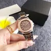 Reloj de Moda de Nicho con Caja de Barril Completamente Dorada, Esfera Dorada, Diseño de Calendario, Sensación de Alta Gama, Reloj para Mujer para Atuendo de Negocios, Reloj de Cuarzo