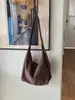 Bolsa Tote Grande para o Dia a Dia Estilo Coreano Bolsa de Ombro Retro em Camurça 2025 Nova Bolsa Transversal Versátil para Outono e Inverno para Mulheres