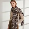 Lenço Europeu e Americano Transfronteiriço Outono e Inverno Novo Elemento de Estampa de Leopardo Pequeno Veludo de Leite Tecido Tendência Lenço Versátil Lenço de Cabeça Xale