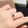 Moda lujo damas forma de gota anillo natural de diópsido apertura damas piedra principal 5 mm venta directa de fábrica