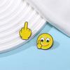 Bonito Dedo Smiley Pequeno Broche Engraçado Expressão Amarela Bolsa Vertical Dedo Médio Distintivo De Metal Acessórios Infantis Distintivo