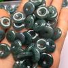 Myanmar Jadeite um material perigoso de gelo de mercadorias pequena fivela de jade pingente pingente de jade tecido jade artesanato fabricantes atacado