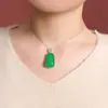 Colgante de Calcedonia Verde de Plata de Ley S925 Yiluyin, Versátil Cadena para Suéter Colgante de Moda de Lujo Ligero Estilo Chino