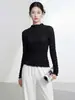 Top de Ropa Interior de Principios de Primavera con un Diseño Elegante, Corte Ajustado, Mangas Largas, Sensación de Alta Gama, Color Sólido, Camiseta Simple de Issey Miyake
