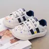 Estilo Explosivo Nicho Graffiti Velcro Zapatos Blancos Mujer Otoño 2026 Nuevos Súper Calientes Zapatos de Lona con Plataforma Diseño Único Zapatos
