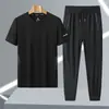 8306-2 Verano Hombres Seda de Hielo Transpirable que Absorbe la Humedad Conjunto Deportivo Casual Cuello Redondo Pantalón Largo Moda de Alta Calidad Secado Rápido