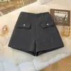 Shorts de Lã com Lantejoulas Estilo Chanel Feminino Outono/Inverno 2024 Cintura Alta Modelo A Wide Leg Calças Emagrecedoras Roupa Externa Calças para Botas Joker