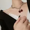 Collar Cereza Negra para Mujer Estilo Oscuro Ins Cadena para Clavícula de Chica Diseño de Nicho Retro Coreano Collar de Celebridad de Internet