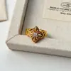 Anel Vintage Super Legal Resistente com Flor Íris Cruzada para Mulheres, Design de Nicho, Moderno, Único, Anel Aberto Versátil para Mulheres