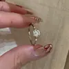 Minimalismo~Anel Brilhante de Zircônia Fresco e Delicado com Design de Céu Estrelado, Design de Nicho de Luxo Leve, Anel de Dedo Indicador de Alta Qualidade