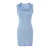 Vestido justo ao corpo feminino de outono, com decote trapézio sexy, alças finas, sem mangas, para mostrar a silhueta fina, estilo "garota apimentada", saia curta, vestido regata