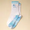 Calcetines de Yoga para Mujer de Media Pantorrilla con Pegamento Antideslizante Encaje de Hongo Bordado de Cereza Calcetines Profesionales para Entrenamiento Correr Pilates