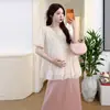 Conjunto Maternidade Roupa de Verão Design Dopamina Camisa de Boneca Bordada Top Flor de Lótus Maternidade Saia de Acetato com Suporte para Barriga