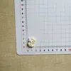 Estilo Japonés Dulce y Sencillo Gatito Fresita Hecho a Mano DIY Pegamento de Crema Pegatinas para Coche Funda de Teléfono Zuecos Bolso Pasador