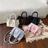 2026 Nuevo Estilo Bolso Cubo Simple Plisado Moda Primavera y Verano Bolso de Hombro Cruzado Bolso de Mano de Cuadros Nicho Bolso Pequeño para Mujeres