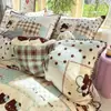 Juego de Cama de Terciopelo de Leche de Cuatro Piezas Edredón Acolchado Engrosado Juego de Cama Estilo Funda de Edredón Individual Manta de Cama Invierno Estilo Grueso Juego de Tres Piezas