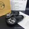 Zapatos Nuevos de Agujeros 2025 Hebilla para Zapatos DIY Combinación Versátil Cadena Coreana Mariposa Oso Decoraciones a Presión Flor para Zapatos Removible