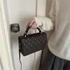 Bolso de color caramelo repujado con patrón de rombos, nueva colección verano 2026, bolso tote casual estilo coreano, elegante bolso de hombro y bolso cruzado