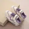 Tenis de Velcro de Caña Baja para Niñas 2025 Otoño Nuevo Suela Suave Versátil Moda Antideslizantes Dibujos Animados Zapatos de Tablero para Niños