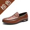 Zapatos casuales de cuero para hombre, talla grande, nuevo patrón de cocodrilo, mocasines slip-on modernos y a la moda