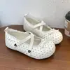 Sapatos Mary Jane de renda com solas grossas e aumento interno de altura, novos sapatos brancos super populares do outono de 2026, sapatos baixos para mulheres
