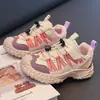 Zapatos deportivos ligeros y antideslizantes para niños, nueva colección otoño 2026, zapatos casuales para niñas, adecuados para niños mayores y estudiantes, zapatillas para correr, suaves