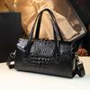 Bolsa feminina de couro genuíno da Tailândia 2023 nova bolsa de pulso para jantar, bolsa de ombro, bolsa para mãe de meia-idade, bolsa de mão com padrão crocodilo para mulheres