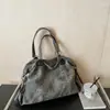 2025 Nova Moda Bolsa de Ombro com Rebites Bolsa Tote de Grande Capacidade Bolsa Feminina Casual Versátil para o Dia a Dia Bolsa de Axila de Alto Nível