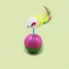 Brinquedo de rato de pelúcia com pena natural, durável e resistente a arranhões e mordidas, uma ferramenta de autoentretenimento para aliviar o tédio para gatos, suprimentos para animais de estimação