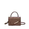 Bolsa transversal quadrada pequena de design retrô de nicho bolsa de ombro única feminina 2026 nova tendência outono e inverno moda sensação de alta qualidade