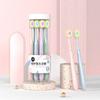 Cepillo de Dientes Mikker para Adultos de Cerdas Suaves con Cabeza Ancha para Limpiar Dientes Densos, Paquete de Ocho en Cubeta, Cepillo de Dientes Multiusos, Venta al por Mayor desde el Fabricante