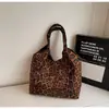 Bolso Tote de Nicho con Estampado de Leopardo Transfronterizo para Mujer Otoño 2025 Nuevo Casual Retro Versátil Estilo Extranjero Bolso de Hombro Único