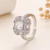 Anillo de Diamante Incrustado con Circonita que te Hará Latir el Corazón, Anillo de Moda de Lujo Ligero en Forma de Corazón para Mujeres, Anillo Abierto Versátil de Alta Gama
