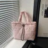 Bolsa de Ombro Bordada com Coração em Algodão Estilo Coreano para Mulheres, Grande Capacidade Nova Bolsa Tote com Cordão 2025, Bolsa de Balde Plissada