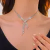 Aretes Colgantes con Borla en Forma de Gota de Agua Incrustada de Diamantes Estilo Francés Retro Palacio Cadena para Clavícula Lujo Accesible Traje de Alta Gama para Mujer