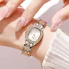Novo Relógio Feminino Retrô 2025 Exquisito Pulseira de Barril com Diamantes Relógio Feminino Estudante Leve Luxo Compacto Relógio de Quartzo