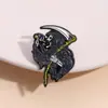 Broche de aleación de metal retro europeo y americano de Halloween, horror, divertido, forma de guadaña y calavera, personalidad, metal goteando