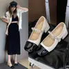 Zapatos Mary Jane de Cuero, Faldas, Perlas, Accesorios Rectangulares Versátiles de Nueva Altura, Zapatos de Tacón Medio para Primavera y Otoño 2025 para Mostrar Piernas