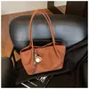 Bolsa Transfronteiriça de Camurça Feminina Grande Capacidade Nova Outono e Inverno 2025 Bolsa de Ombro Casual Bolsa Tote para o Trabalho