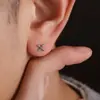 Pendientes de Trébol de Cuatro Hojas de Nuevo Estilo Transfronterizos para Hombres, Lujo Ligero, Gama Alta, Modernos, Únicos, Pendientes de Nicho para Mujeres, Accesorios de Moda y Versátiles
