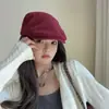 Chapéu Feminino moderno outono e inverno retrô de veludo cotelê chapéu de aba para frente reversível circunferência da cabeça grande cor sólida versátil gorro quente
