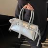 Bolsa Feminina de Comércio Exterior 2026 Novo Modelo Alta Qualidade Fashionável Estilosa Simples Casual Versátil Bolsa de Motociclista Tendência Bolsa de Ombro Transversal