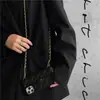 Funda Clásica Negra Estilo Chanel Acolchada Manzana para Teléfono 17 Pro Adecuada para iPhone 16 Pro Textura de Cuero 15 Pro/14